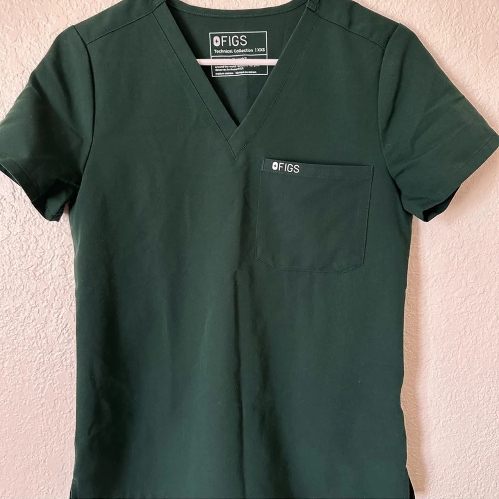 FIGS British Racing Green Scrub set - Picture 2 of 8